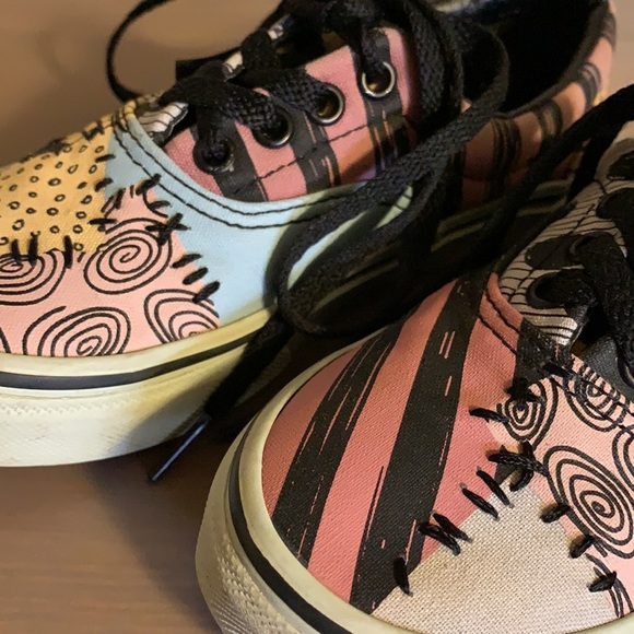 Vans “Nightmare Before Christmas” Skate Shoes - Girl’s Size 12.5 - Picture 4 of 10